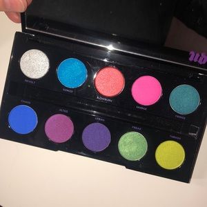 Urban Decay eyeshadow palette